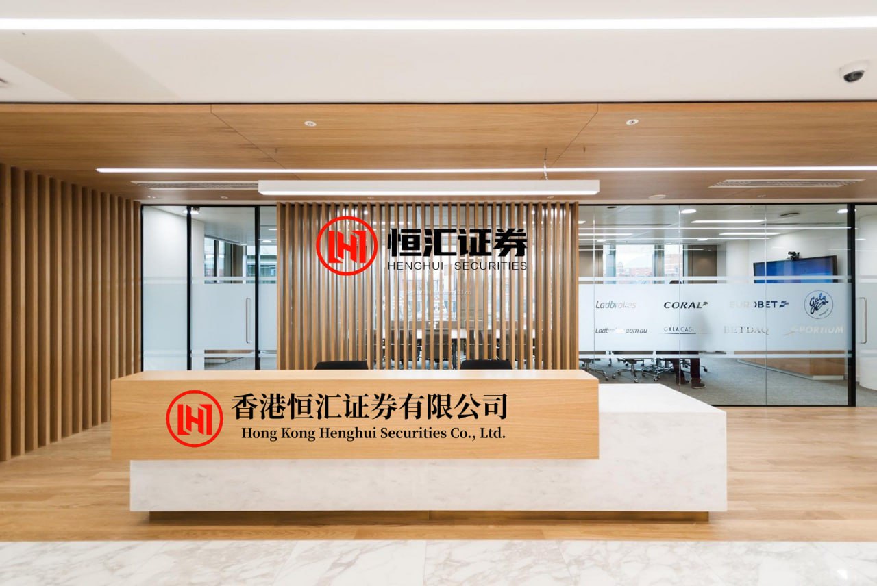 融可赢配 蔡澜夸她艳压群星，巅峰时为爱退圈，如今骑单车买菜太唏嘘